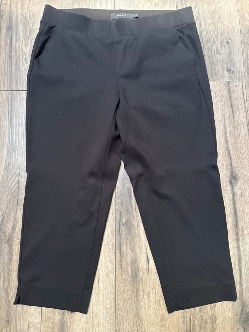Torrid Black Ponte Pull OnStretch Cropped Pants Size 1 Rayon Blend Business Casu